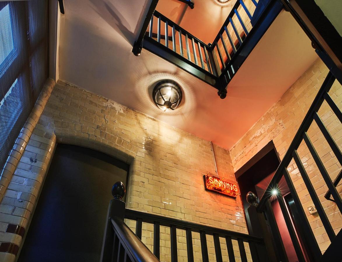 Chateau Denmark London Luaran gambar Interior of the building