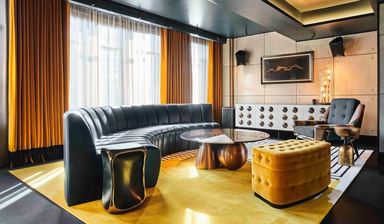 Chateau Denmark London Luaran gambar The interior of the 1960s-inspired lounge at the Mandarin Oriental, Munich